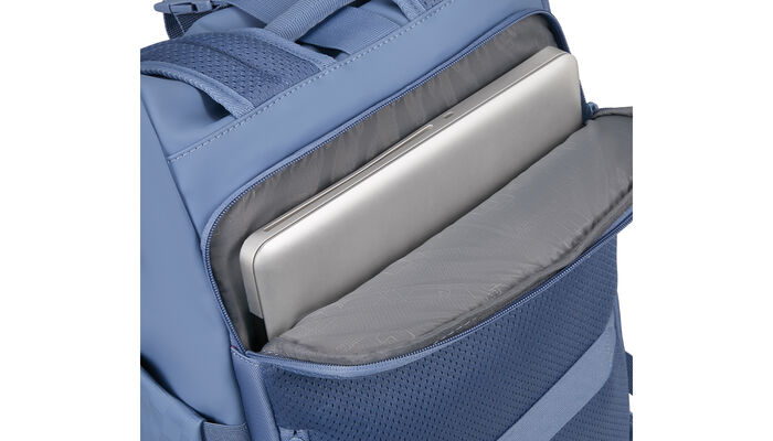 Laptop compartment 15.6"