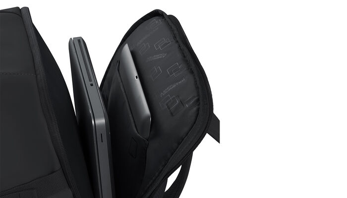 Laptop compartment 15.6"