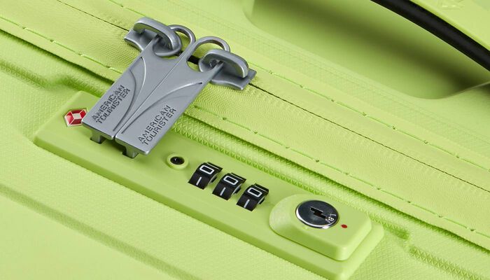 Water-repellent coated zipper