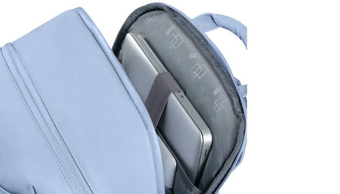 Laptop compartment 15.6"