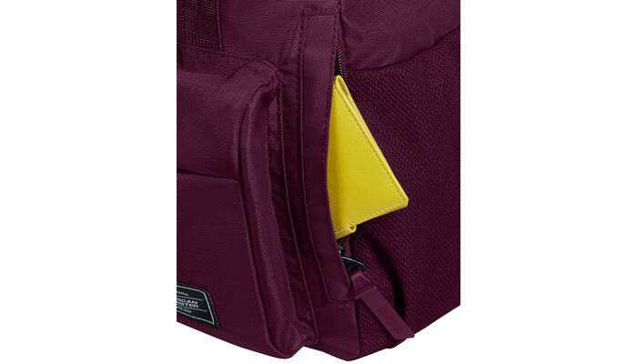 Side pocket