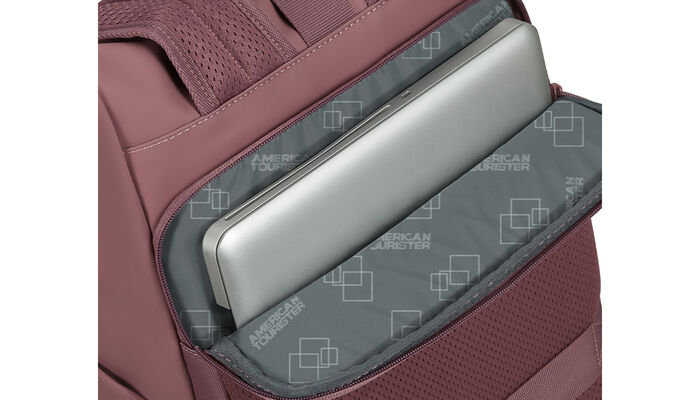 Laptop compartment 15.6"