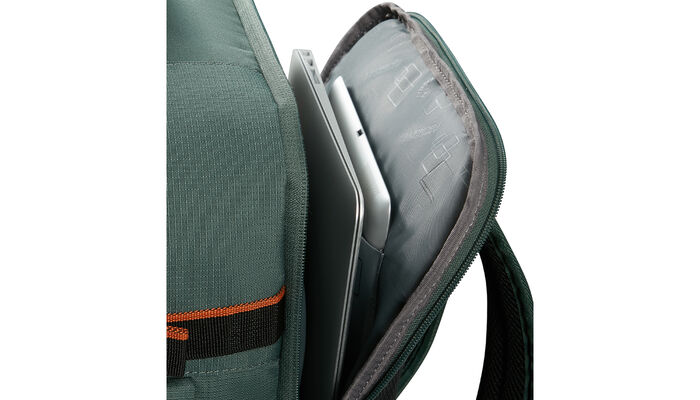 Laptop compartment 15.6"