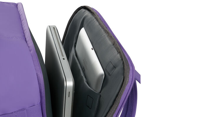 Laptop compartment 15.6"