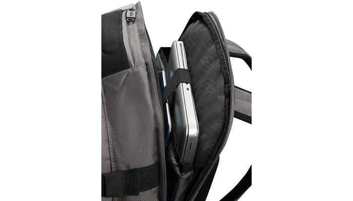 Laptop compartment 15.6"