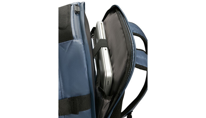 Laptop compartment 15.6"