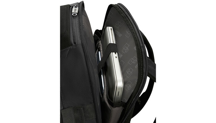 Laptop compartment 15.6"