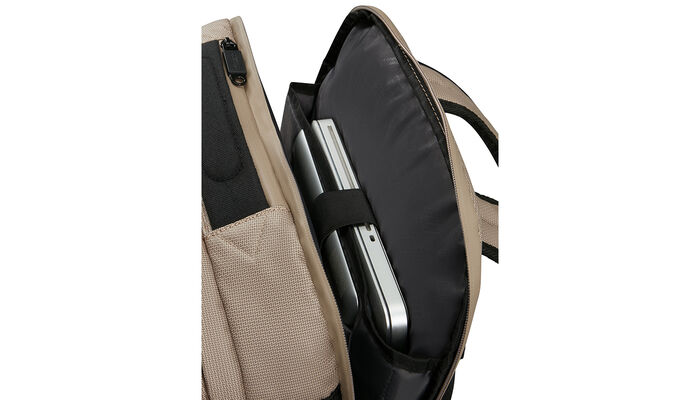 Laptop compartment 15.6"