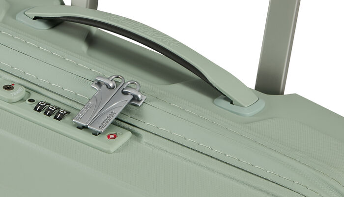 Water-repellent coated zipper