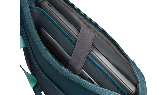 Laptop compartment 15.6"