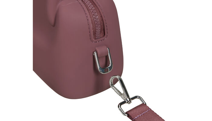 Removable shoulder strap