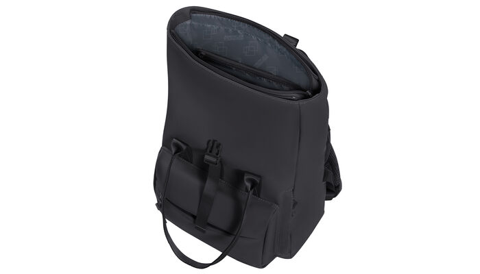 Large main compartment