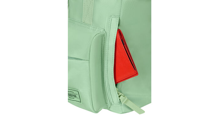 Side pocket