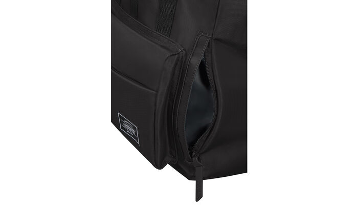 Side pocket