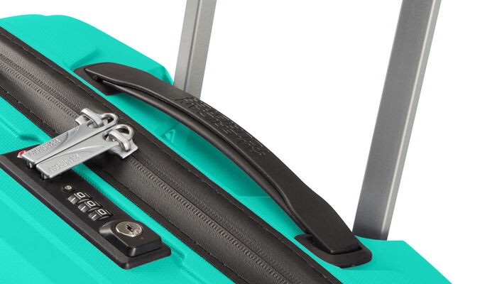 Water-repellent coated zipper