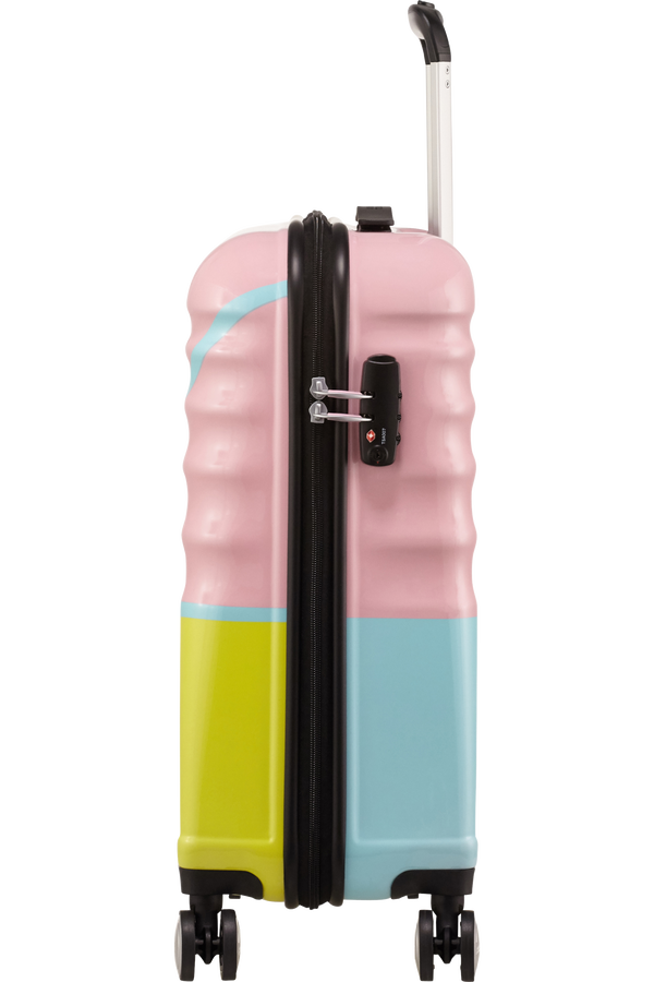 American Tourister Wavebreaker Spinner 55cm  Zig Zag