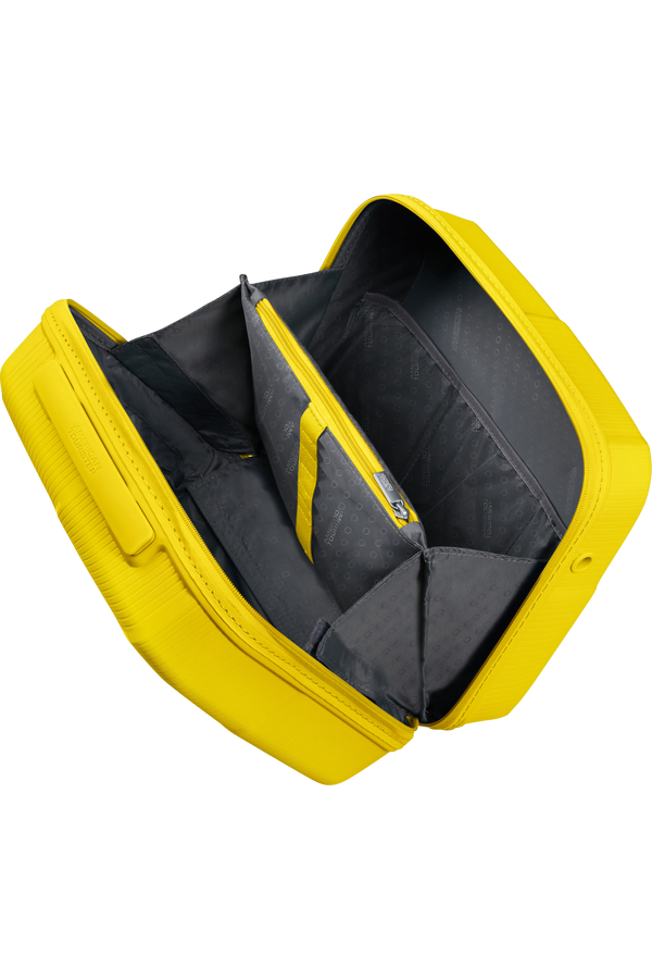 American Tourister Starvibe Beauty Case Electric Lemon American Tourister Starvibe Beauty Case Electric Lemon