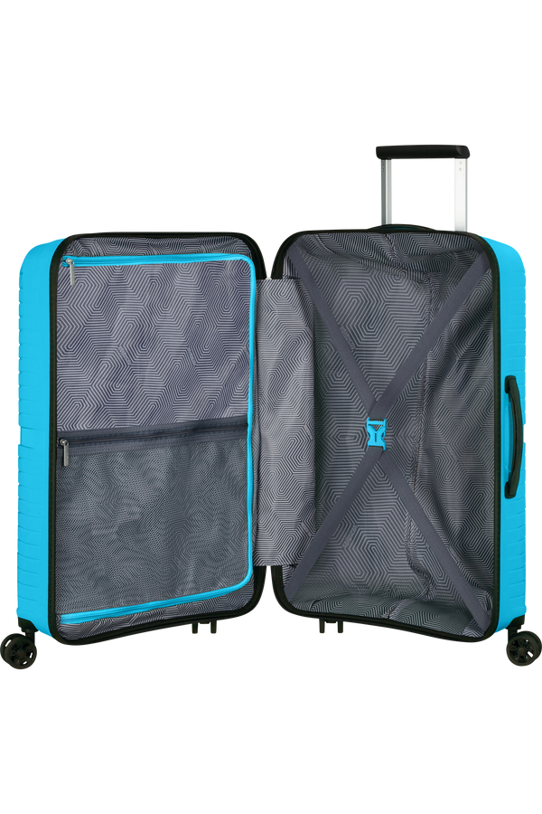 Airconic 67cm Medium Check in American Tourister UK