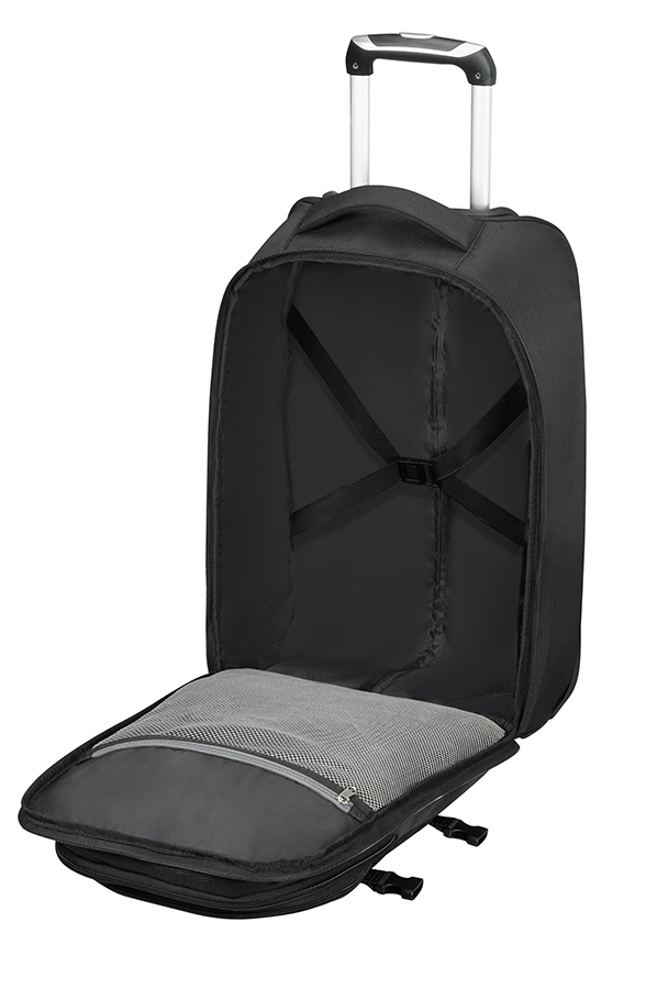 Road Quest Duffle/Backpack with Wheels American Tourister